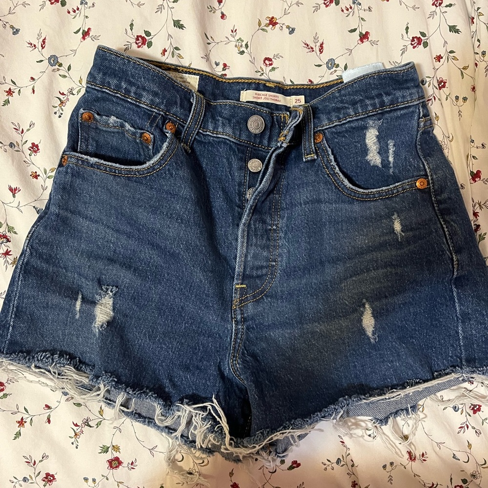 levis ribcage shorts size 25